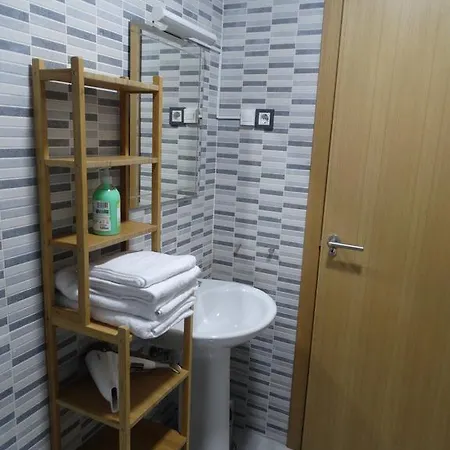 - Jinetes, 14 * Málaga