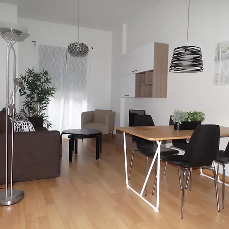 - Jinetes, 14 Apartment