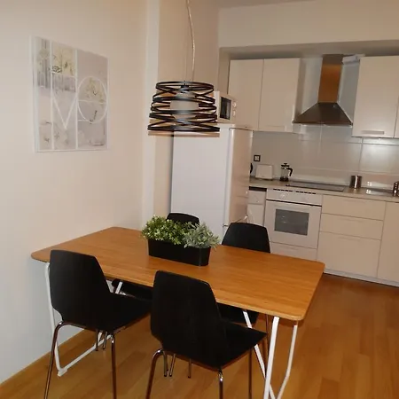 - Jinetes, 14 Appartement *